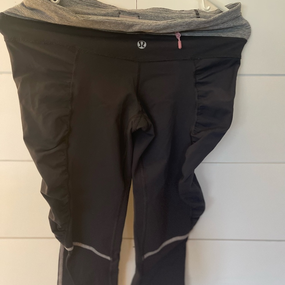 lululemon athletica Black and Gray Capris